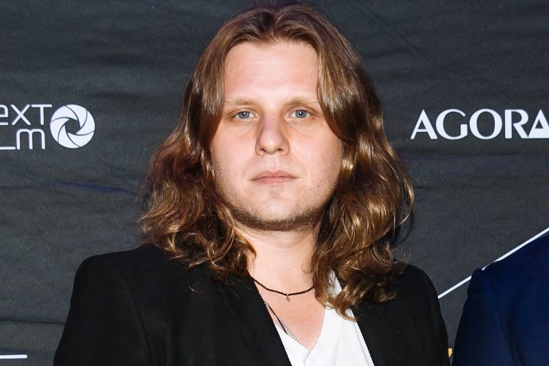 Bill Pullman wspomniał tragicznie zmarłego Piotra Woźniaka-Staraka na scenie festiwalu filmowego w Gdyni.