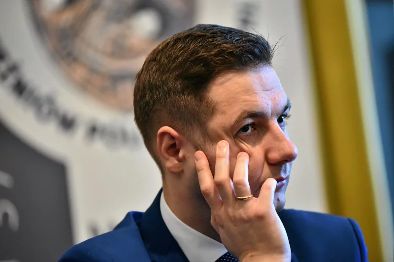Czyżby Patryk Jaki wycofał się z walki o prezydenturę Warszawy?