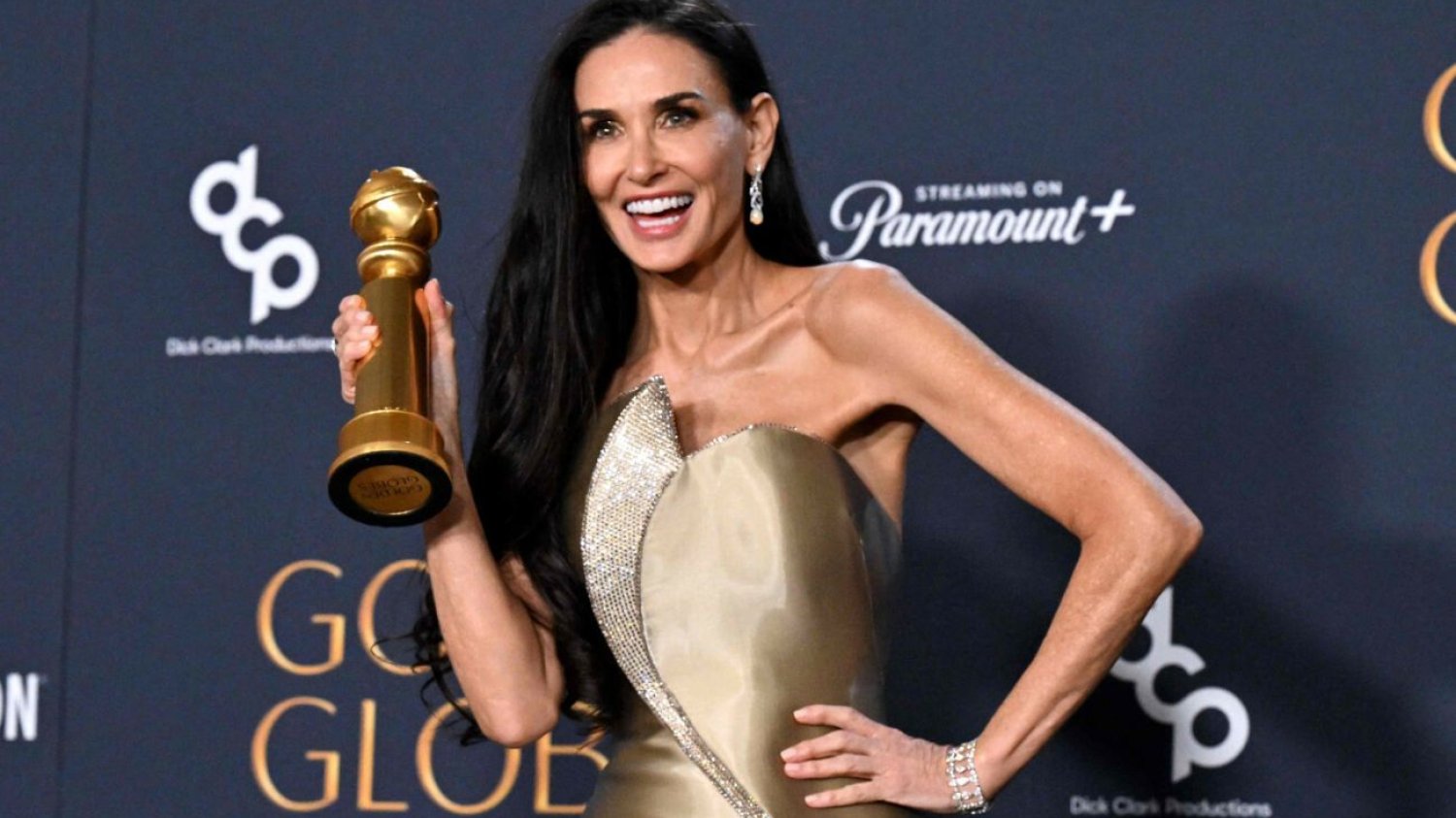 Złote Globy 2025. Poruszające wyznanie Demi Moore, to jej pierwsza nagroda. Demi Moore za tę przemowę otrzymała owację na stojąco. Aktorka otrzymała swój pierwszy Złoty Glob.