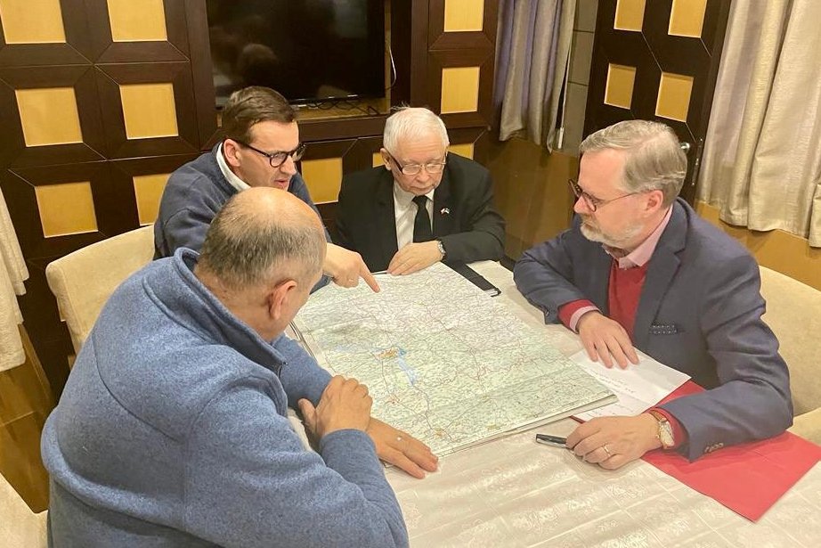 Delegacja premierów pojechała we wtorek pociągiem do Kijowa.