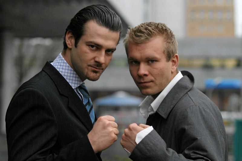 Martin Lewandowski (z lewej) i Maciej Kawulski (z prawej) - twórcy polskiego MMA.