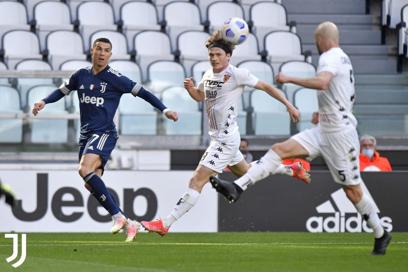 Juventus Turyn sensacyjnie przegrał u siebie z Benevento Calcio