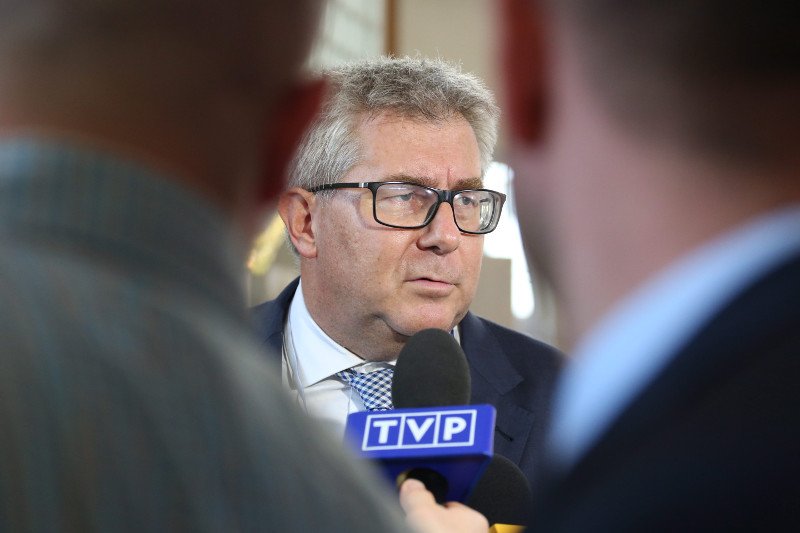 Tym razem Ryszard Czarnecki dowodzi, że Jean Claude Juncker zaczyna myśleć jak Jarosław Kaczyński.
