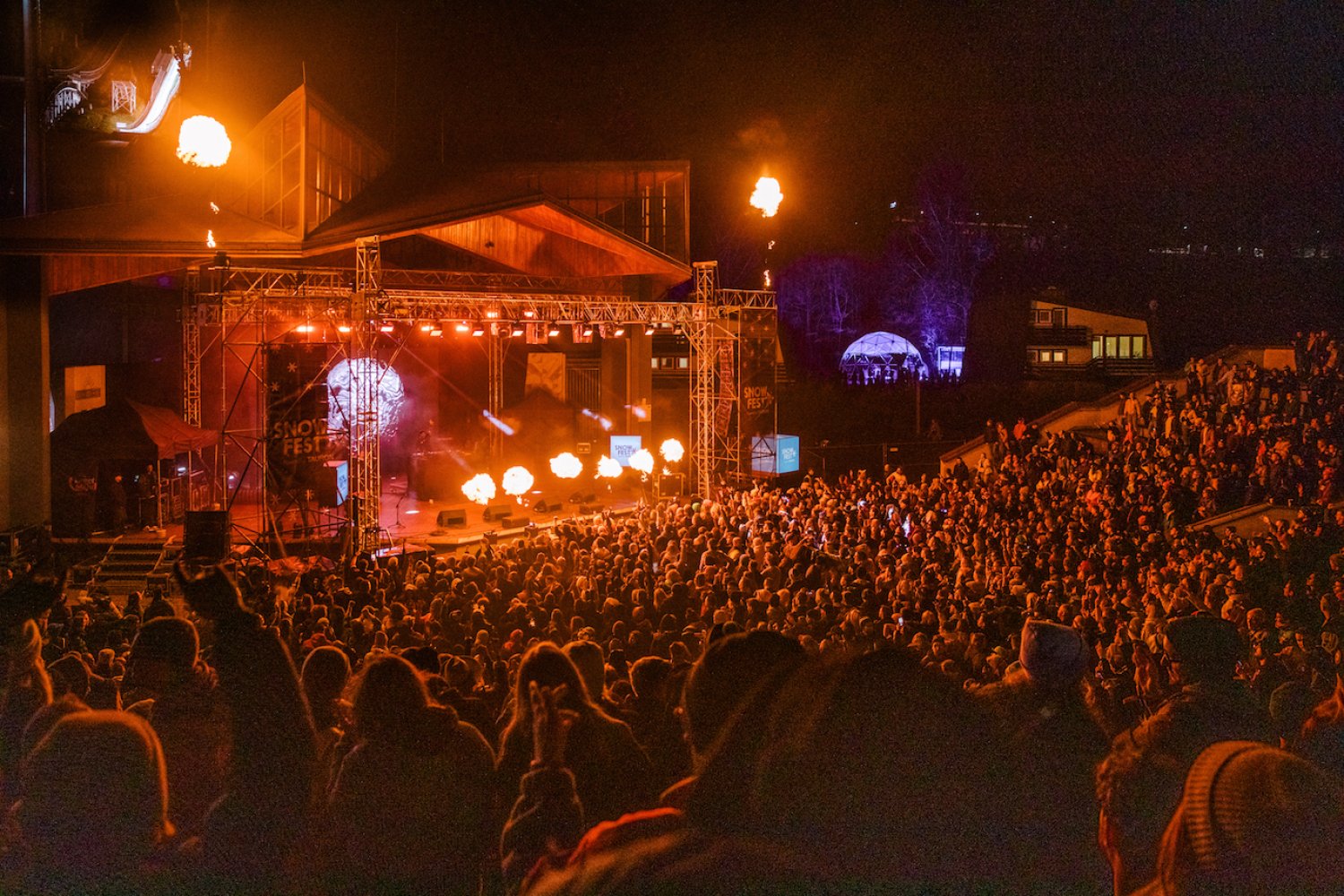 Oto, czym przyciąga widownię SnowFest Festival, coroczny festiwal muzyczno-sportowy w Polsce.