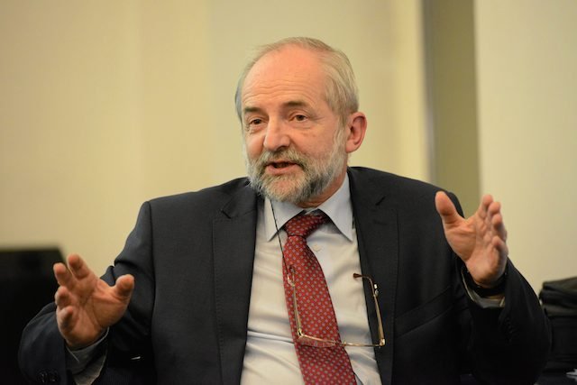 Posłowie PiS nie liczą się z głosem Juliusza Brauna nie tylko w Radzie Mediów Narodowych, ale także podczas obrad sejmowej komisji kultury.