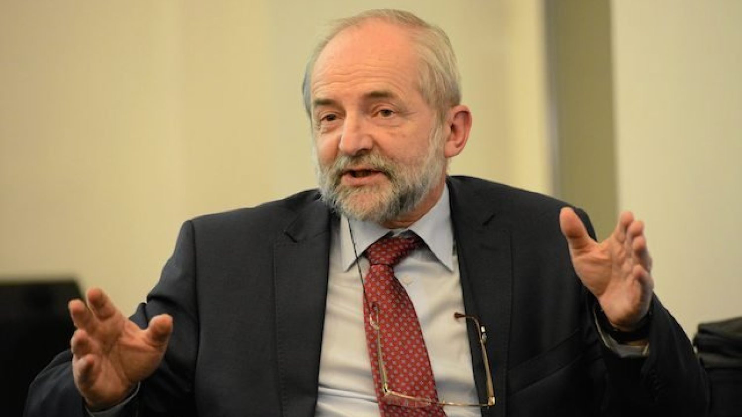 Posłowie PiS nie liczą się z głosem Juliusza Brauna nie tylko w Radzie Mediów Narodowych, ale także podczas obrad sejmowej komisji kultury.