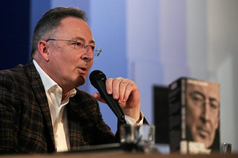 To były szef MSW Bartłomiej Sienkiewicz ukuł termin "państwo teoretyczne"