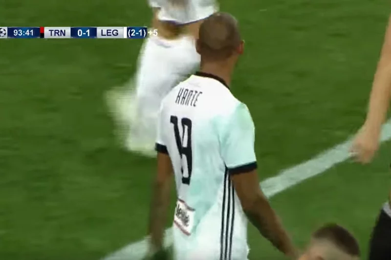 Stroje Legionistów bardzo szybko zrobiły się zielone od farby.