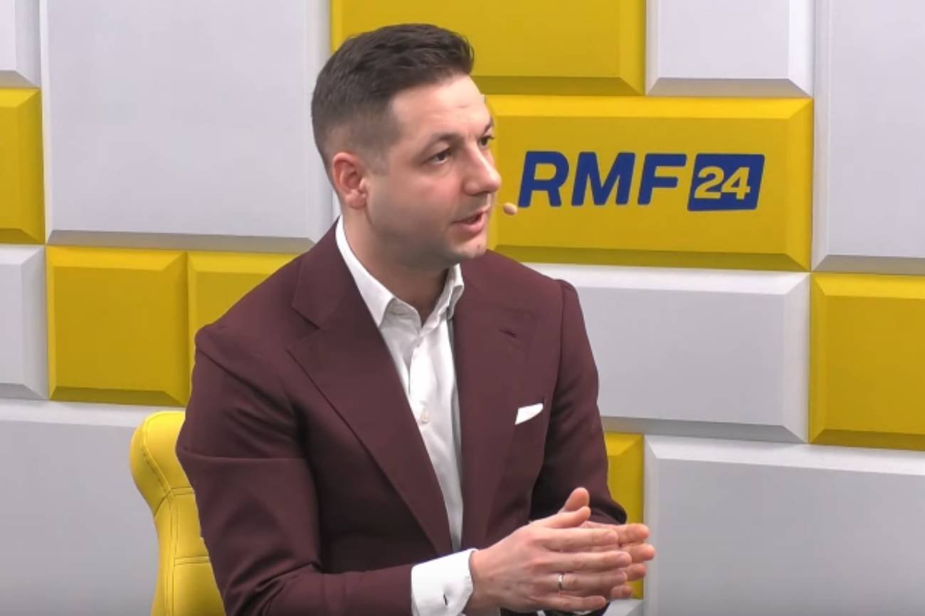 Jaki tłumaczy się ze słów o Morawieckim i Dudzie. Wycofał się rakiem