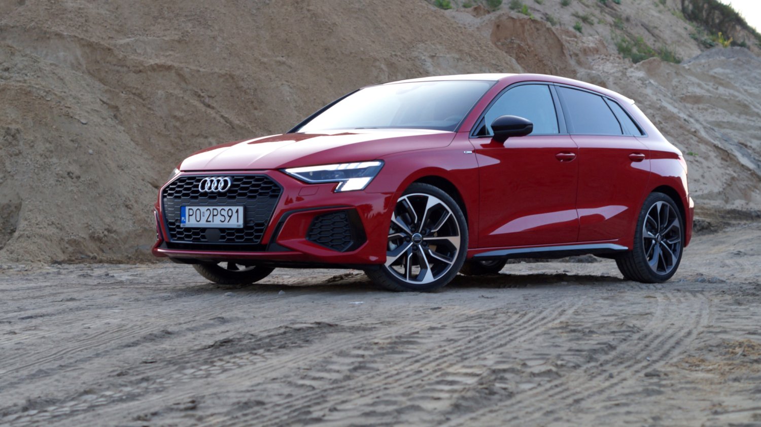 Audi A3 Sportback sprawia wrażenie kompaktu idealnego. Przez lata przeszło niesamowitą metamorfozę.