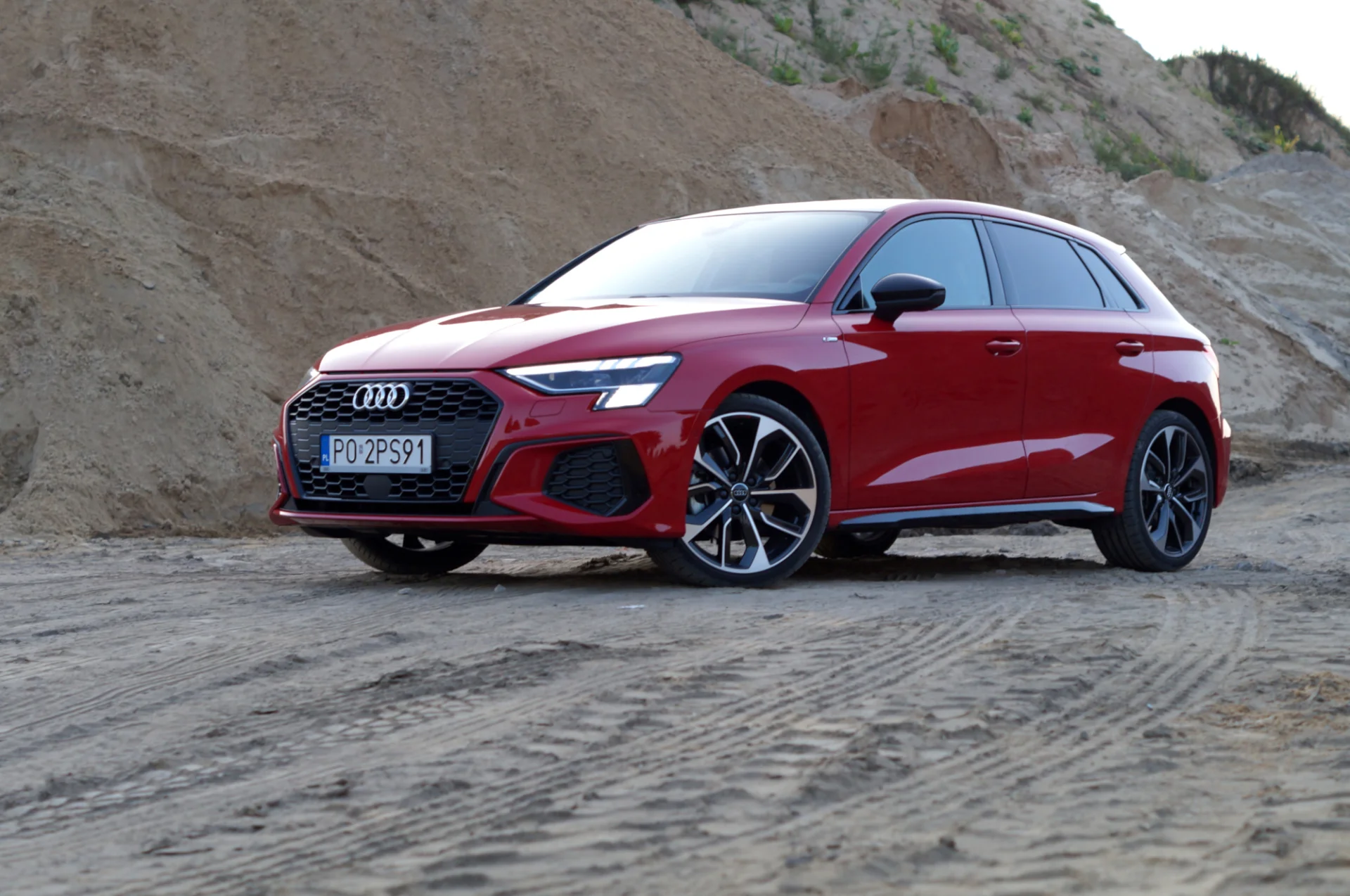 Audi A3 Sportback sprawia wrażenie kompaktu idealnego. Przez lata przeszło niesamowitą metamorfozę.