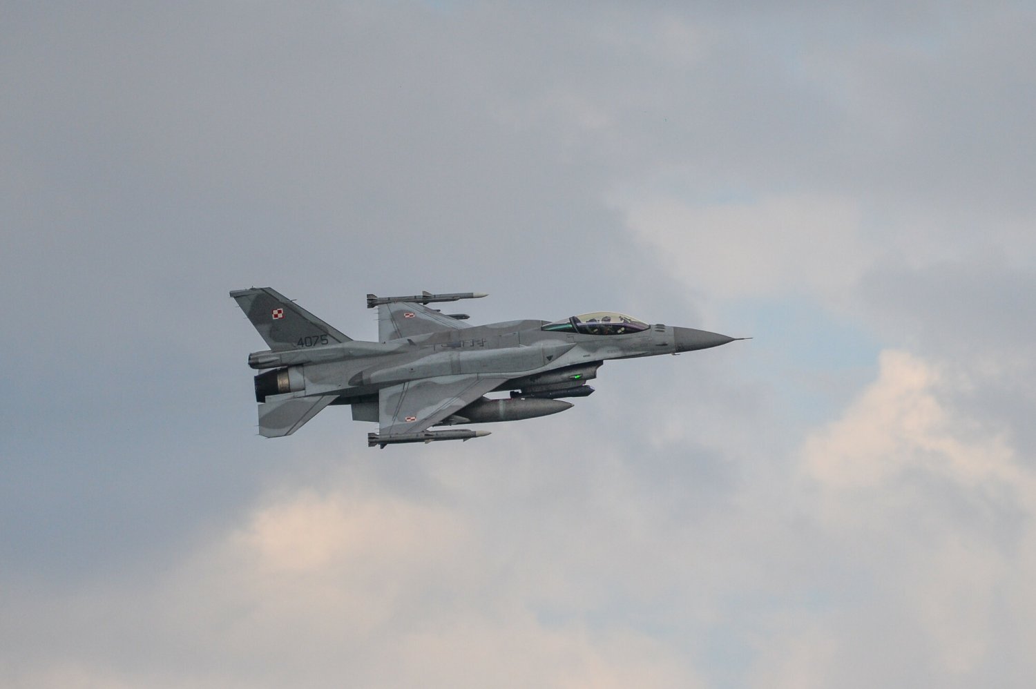 Samolot wielozadaniowy F-16.