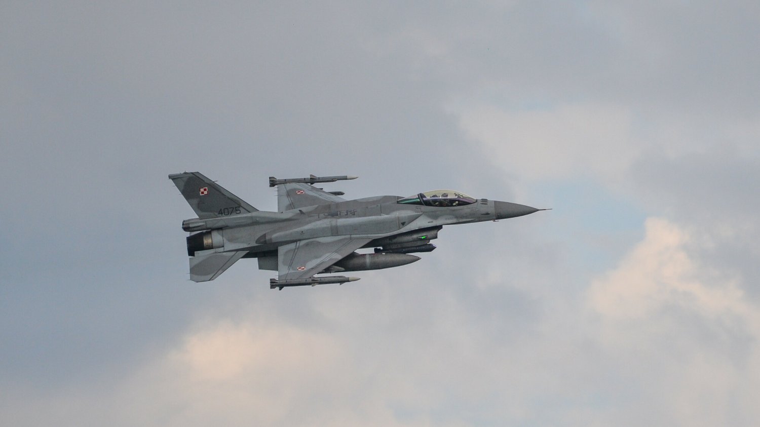 Samolot wielozadaniowy F-16.