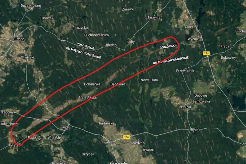 Na zdjęciach z satelity cały czas widać ścieżkę tornada.