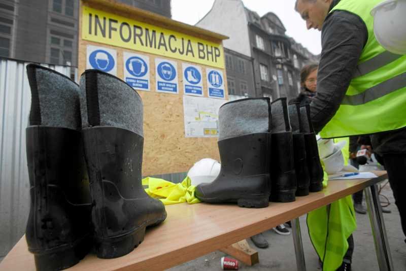 Społeczni inspektorzy pracy mają pilnować przestrzegania zasad BHP. Tak naprawdę ta funkcja chroni ich przed zwolnieniem.