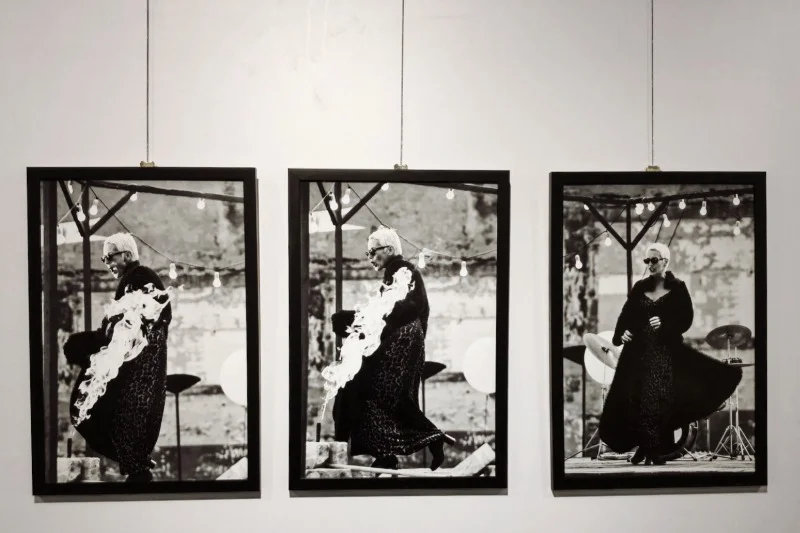 Zdjęcia pochodzą z archiwów słynnych fotografów, z różnych okresów twórczości artystki