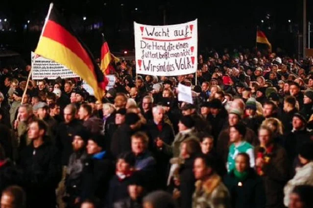 "Rosyjscy Niemcy" chętnie zasilają protesty przeciwko polityce Angeli Merkel i rzekomej "islamizacji Zachodu".