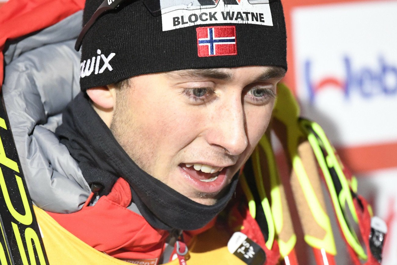 Jarl Magnus Riiber zapewne nie będzie dobrze wspominał tego, co wydarzyło się podczas zawodów w Seefeld.