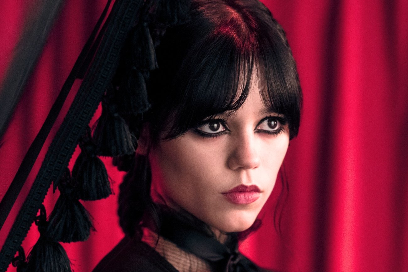 Jest coś cudownego w odważnej kreacji Ortegi na Emmy. To hołd dla kultowego filmu