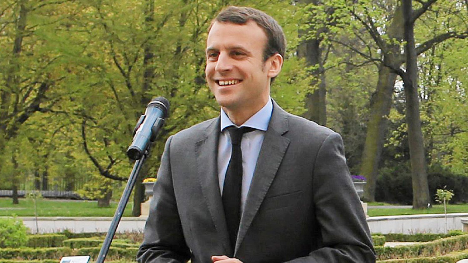 Emmanuel Macron dopiero czeka na największy triumf. Przed miesiącem zdobył prezydenturę, za dwa tygodnie jego partia szturmem weźmie Zgromadzenie Narodowe.