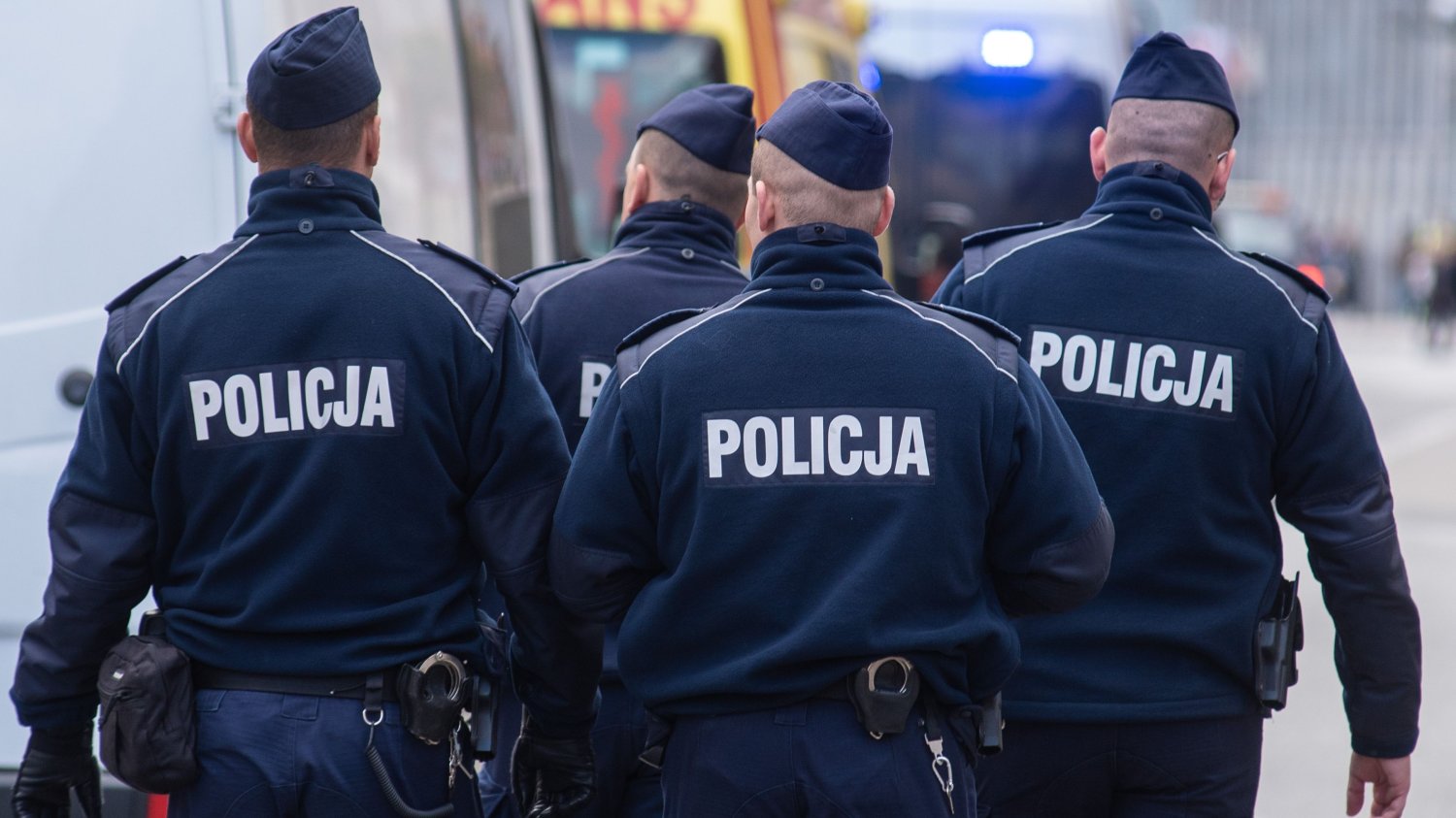 Policjanci weszli do siedziby KRS. Policjanci weszli do siedziby KRS.