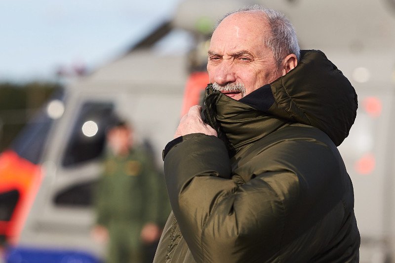 TVP Info: A. Macierewicz znajdzie się poza rządem, zastąpi go M. Błaszczak