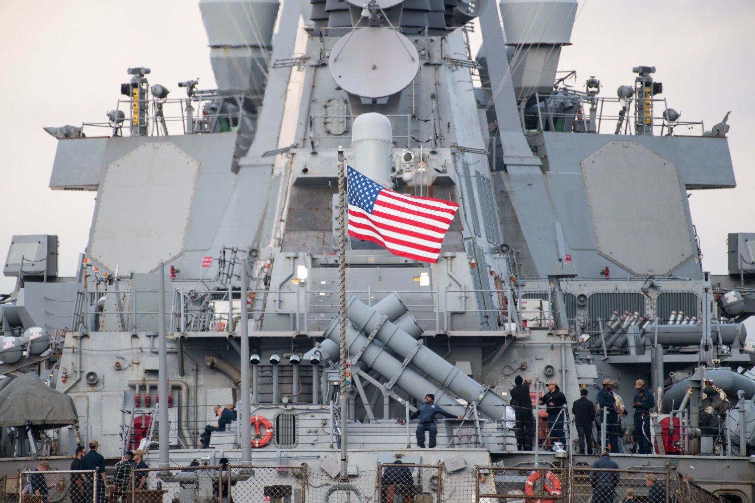 Pentagon poinformował o postawieniu w stan najwyższej gotowości bojowej ośmiu i pół tysiąca żołnierzy.