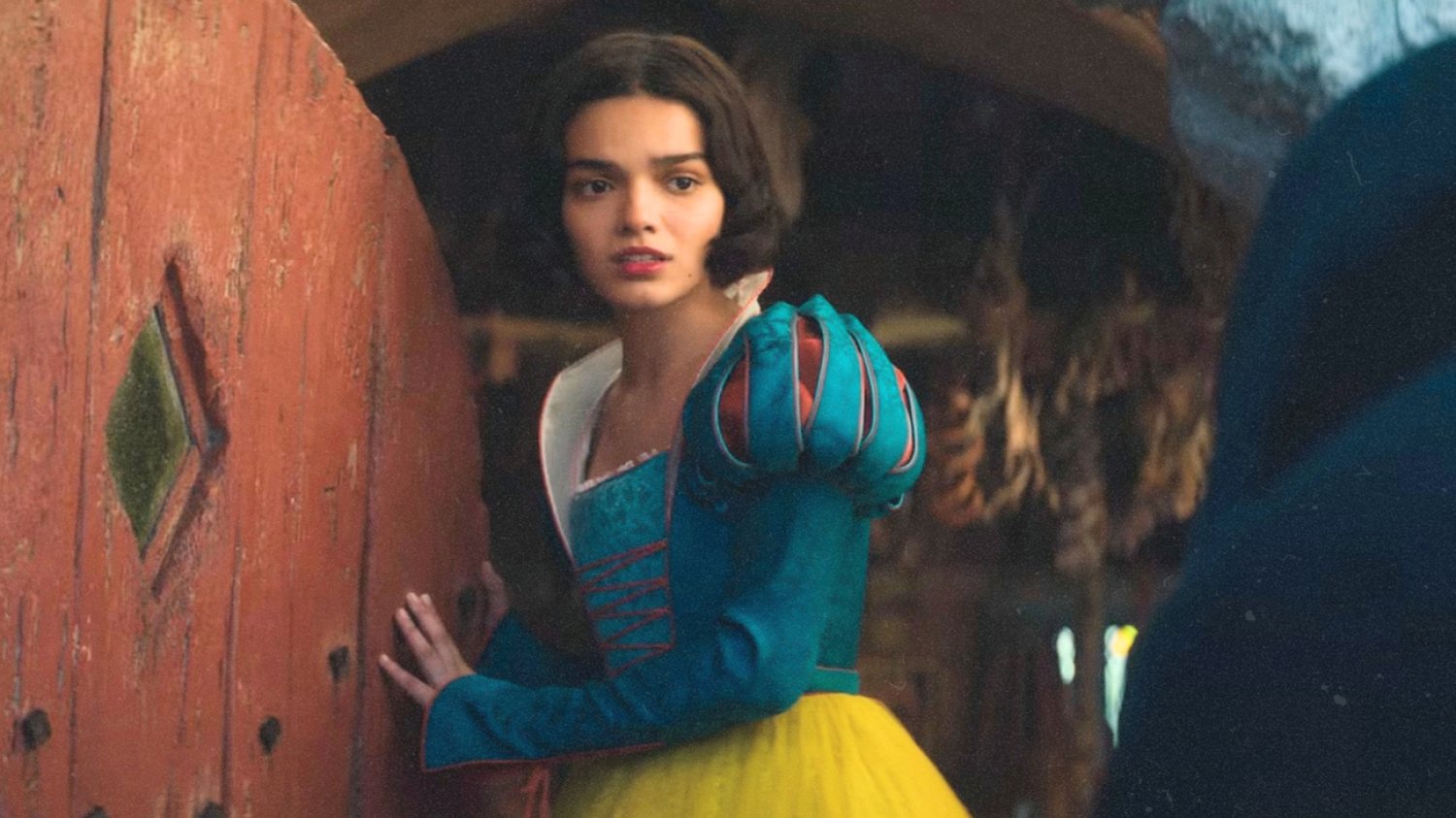 Nowy zwiastun filmu "Śnieżka" z Rachel Zegler. Posypała się krytyka Nowy zwiastun "Śnieżki" Disneya. Widzowie znów krytykują film z Rachel Zegler