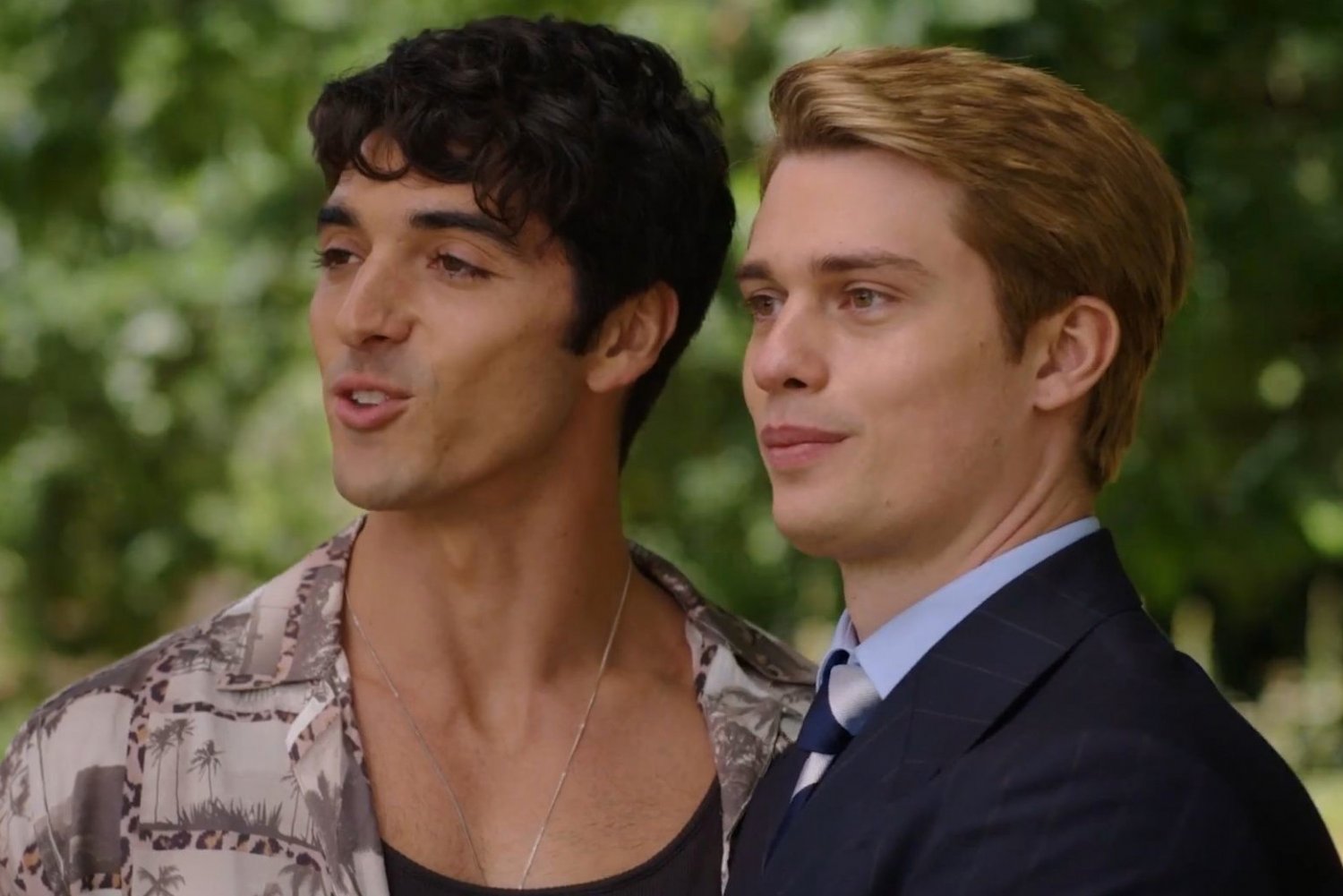 Alex Claremont-Diaz i książę Henry w "Red, White & Royal Blue"