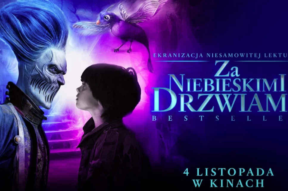 "Za niebieskimi drzwiami" to adaptacja książki Marcina Szczygielskiego.
