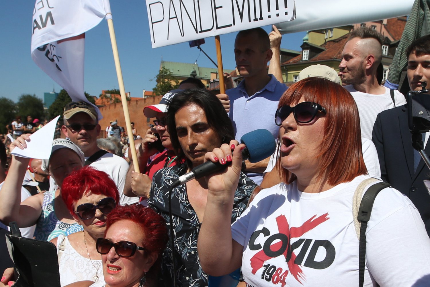 Ivan Komarenko zabrał głos na demonstracji koronasceptyków.