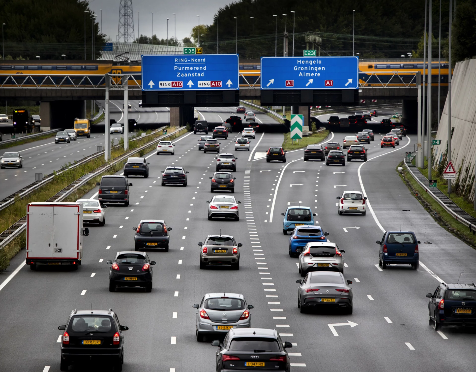 Amsterdam wprowadzi strefę 30 na terenie niemal całego miasta.