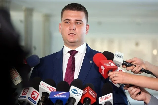 Bartłomiej Misiewicz miał się udać na zesłanie. Tak mu "doradzał" Jarosław Kaczyński.