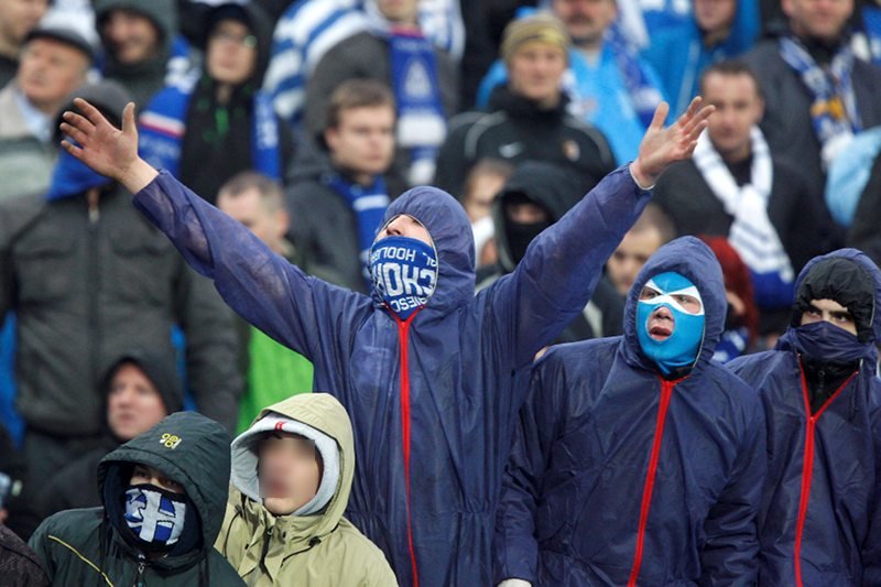 Kibole GKS-u Katowice i Ruchu Chorzów pobili się w trakcie obchodów upamiętniających pacyfikację kopalni "Wujek". Zdjęcie jest tylko ilustracją do tekstu.