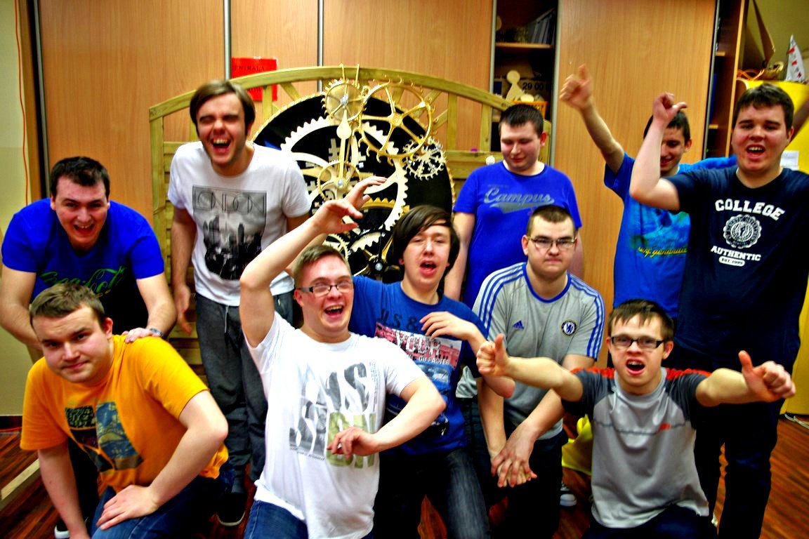 Niepełnosprawni artyści niemal w komplecie