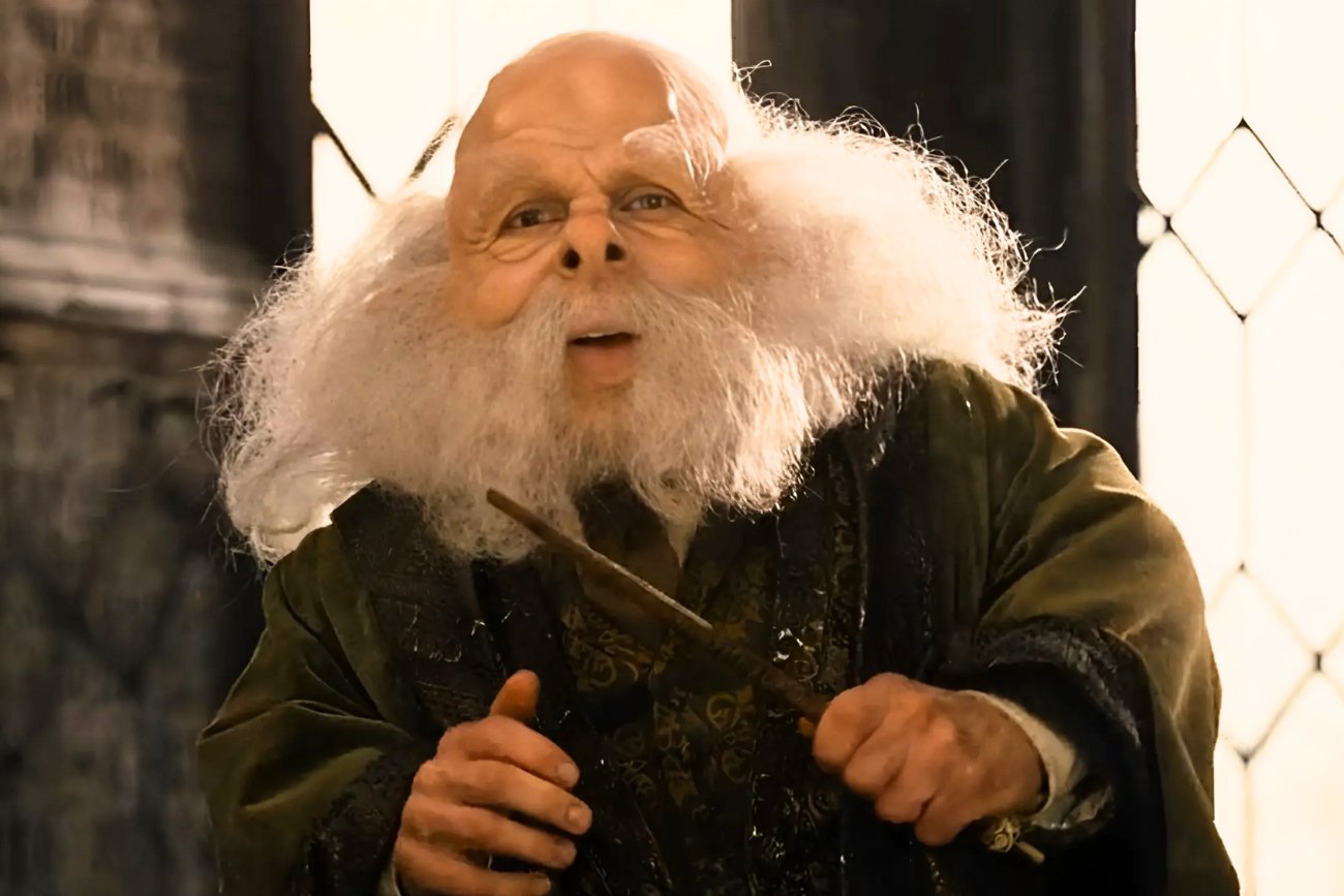 Aktor z dawnej obsady zagra w serialu "Harry Potter". Rozpętała się burza Warwick Davis zagra w serialu "Harry Potter". W sieci rozpętała się burza
