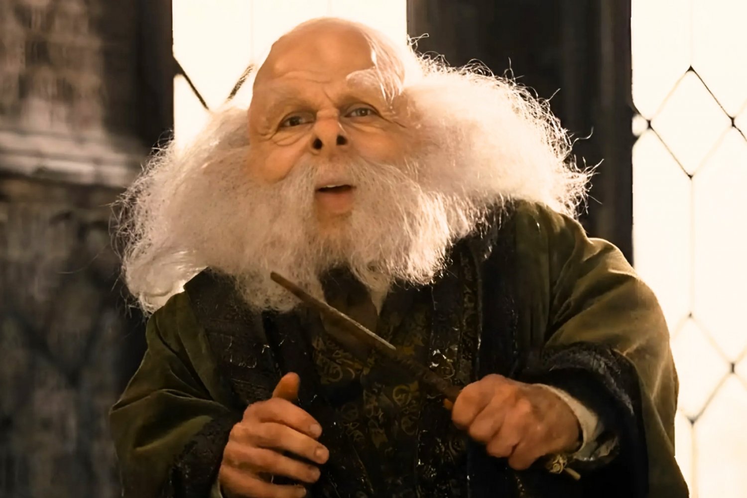 Aktor z dawnej obsady zagra w serialu "Harry Potter". Rozpętała się burza Warwick Davis zagra w serialu "Harry Potter". W sieci rozpętała się burza