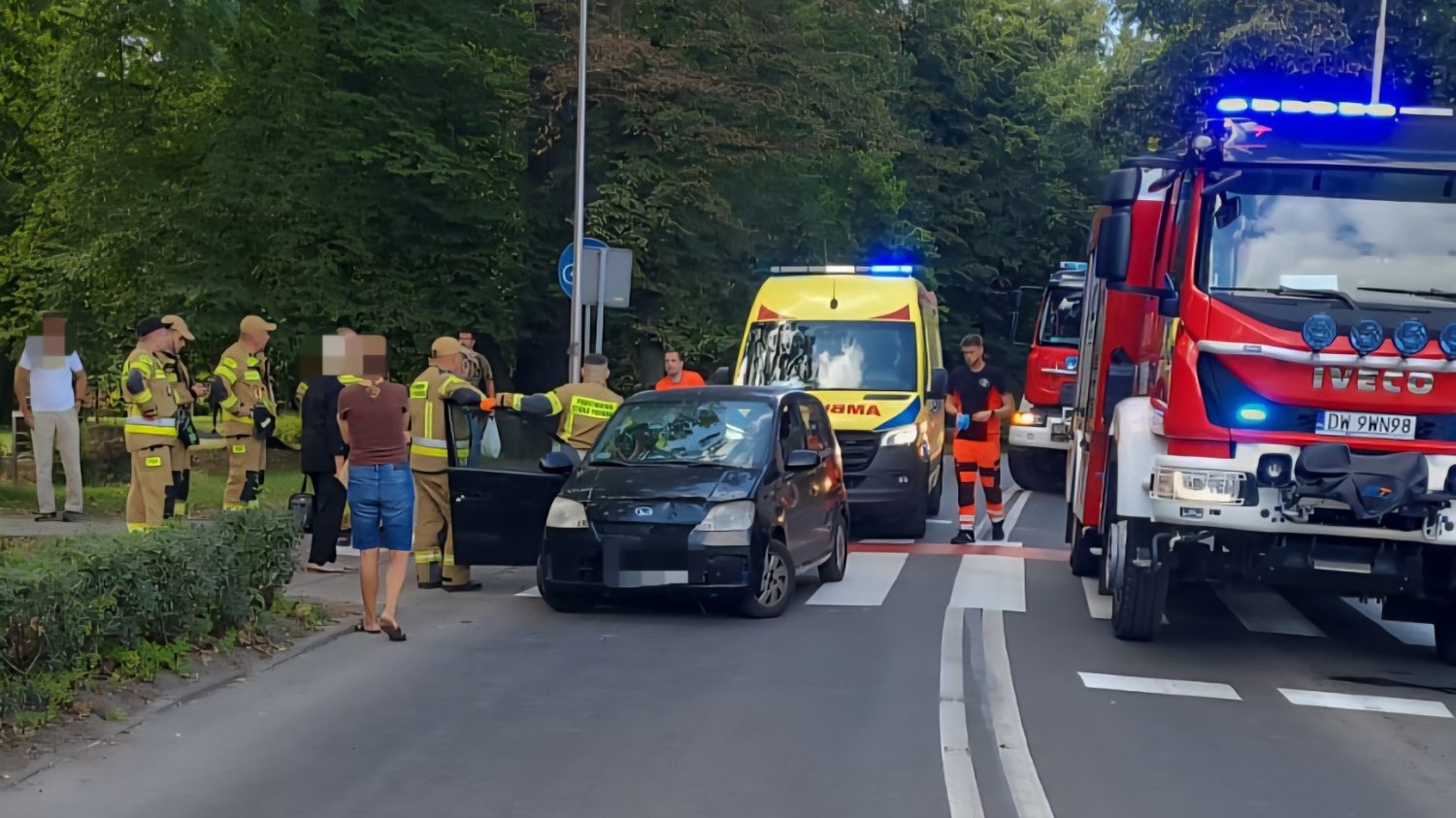 Oleśnica: Kierowca potrącił trzy dziewczynki na pasach. Nie miał uprawnień