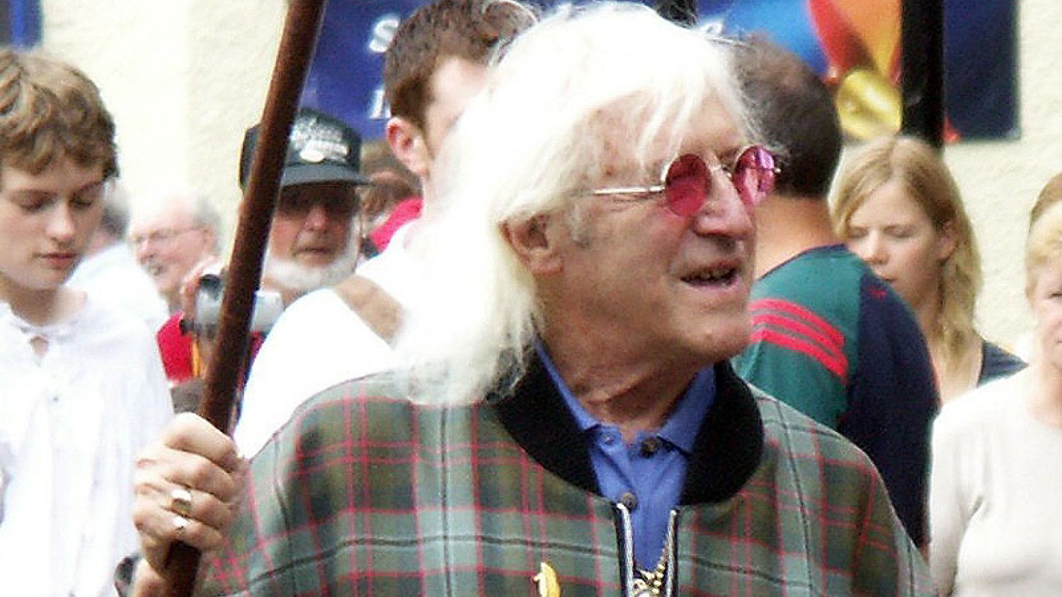 Jimmy Savile został odznaczony przez Jana Pawła II w 1990 roku. Teraz wyszło na jaw, że gwiazdor BBC był pedofilem