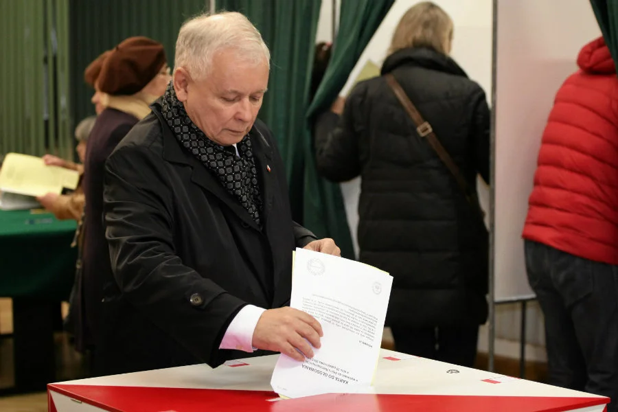 Bez kamer w lokalach wyborczych Prawu i Sprawiedliwości będzie trudniej kontrolować proces wyborczy.