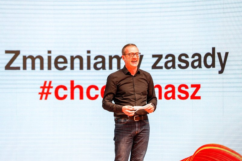 Jean-François Fallacher przedstawił na konferencji nową usługę Orange Flex.