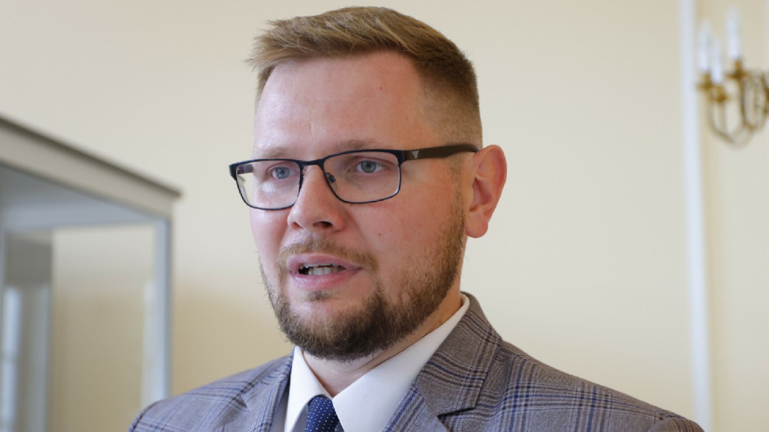 Michał Woś usłyszy zarzuty. Pokazał wezwanie na prokuraturę.