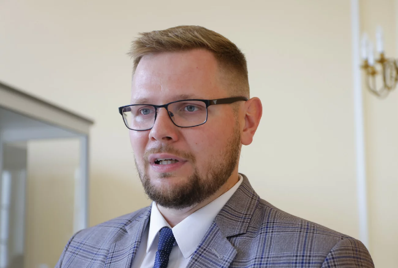 Michał Woś usłyszy zarzuty. Pokazał wezwanie na prokuraturę.