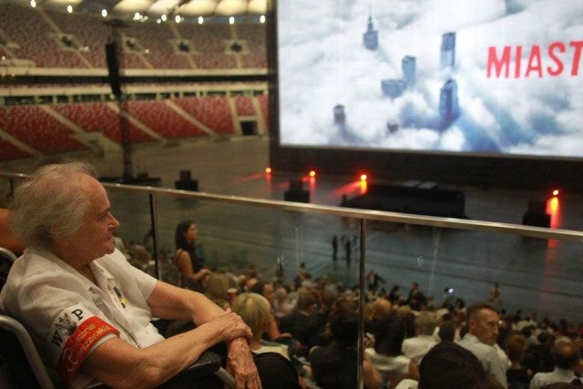 Warszawa, Stadion Narodowy. Specjalna projekcja filmu Jana Komasy Miasto 44.
