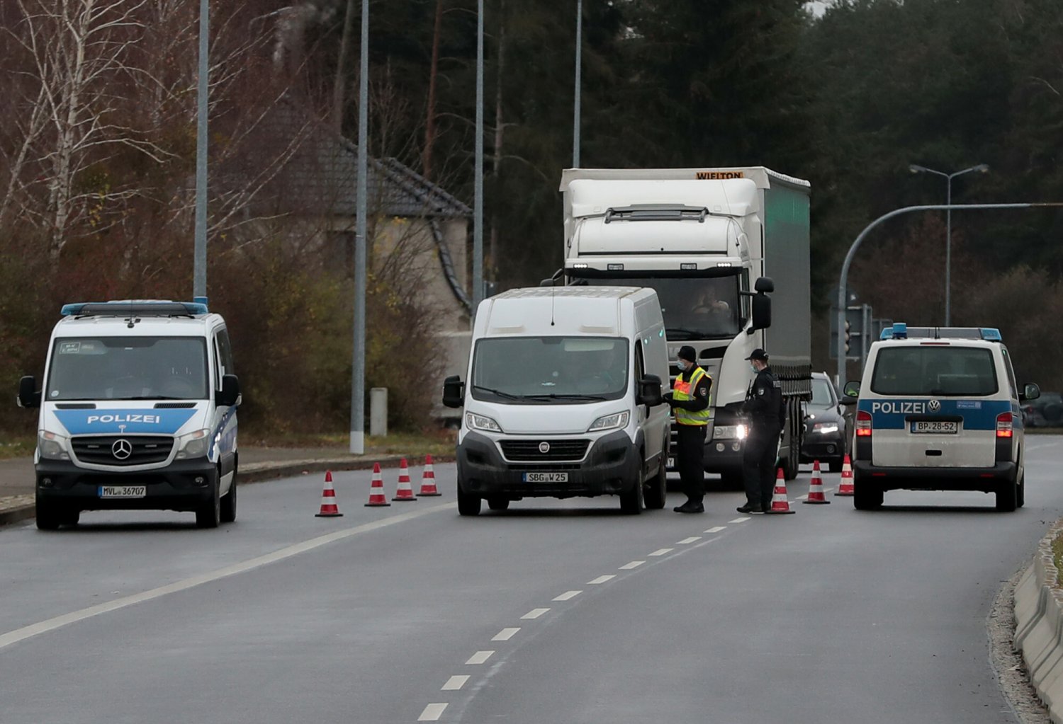 Kontrole na granicy z Niemcami mają zostać przedłużone o kolejne dwa miesiące