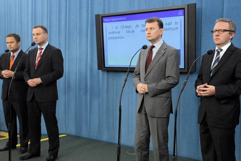 Posłowie PiS: Adam Hoffman, Andrzej Duda, Krzysztof Szczerski i Mariusz Błaszczak komentowali najnowsze doniesienia w sprawie Amber Gold