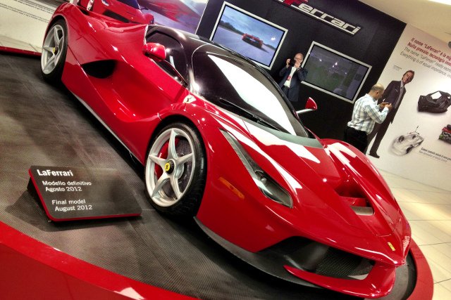 La Ferrari, powstanie niespełna 500  egzemplarzy tego super samochodu. A jeden z nich właśnie został kupiony przez Polaka