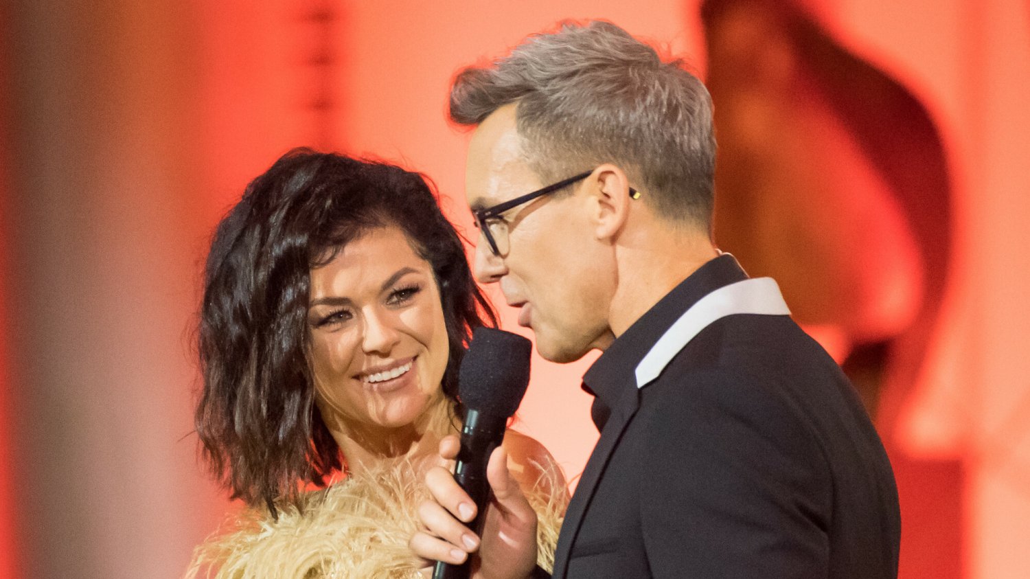 Katarzyna Cichopek i Maciej Kurzajewski na scenie "Wakacyjnej sceny Dwójki" w sierpniu tego roku, gdy o ich romansie nikt jeszcze nie wiedział