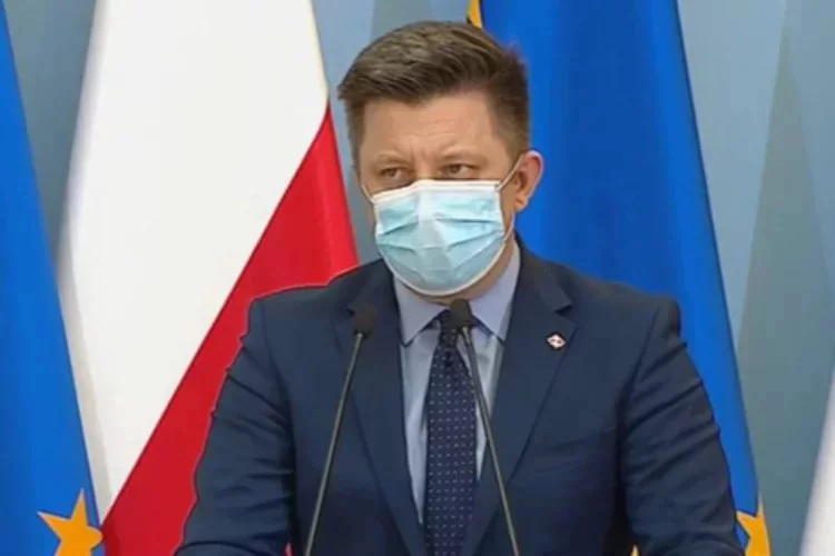 Dla kogo nowe odstępy w podawaniu szczepień? Dworczyk rozwiewa wątpliwości.