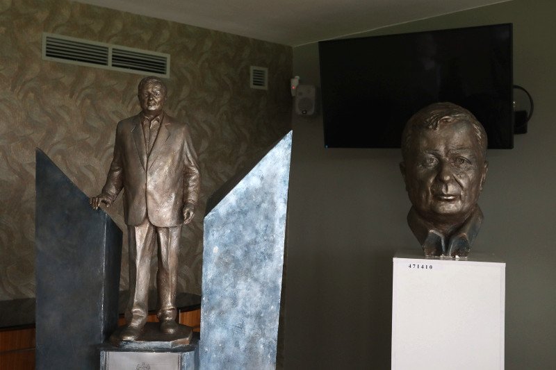 Pomnik Lecha Kaczyńskiego stanie na placu Piłsudskiego w Warszawie.